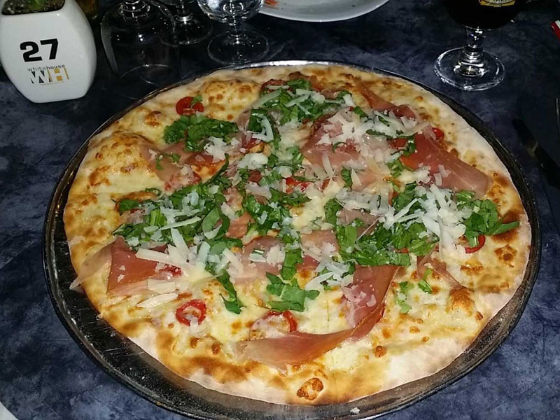 White House restaurant 2.0 - Siderno - Pizza con Crudo Pachino e Grana